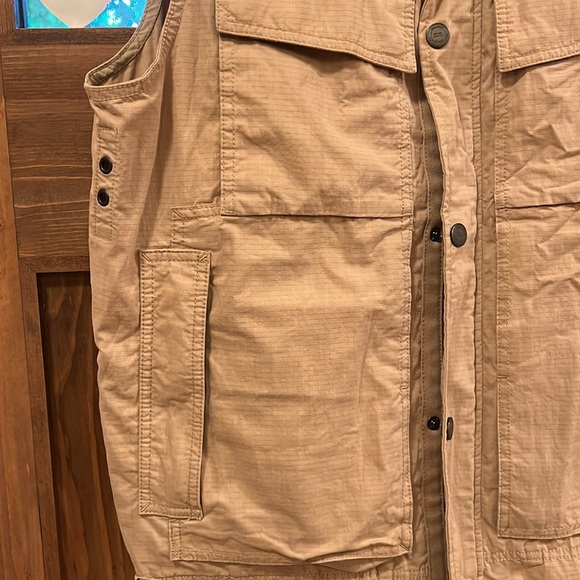 Eddie Bauer Vest😊 - Picture 3 of 12